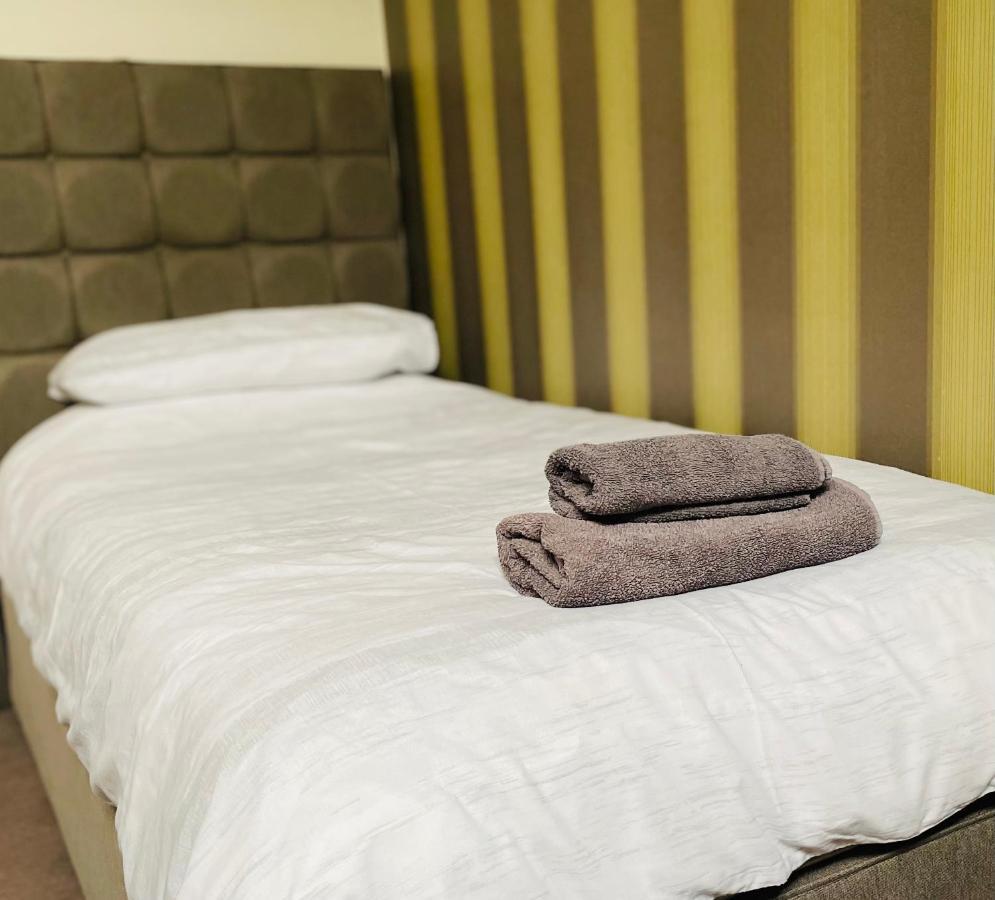 The Stag Hotel Northwood  Luaran gambar