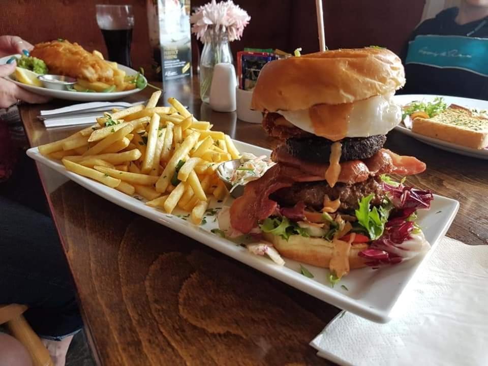 The Stag Hotel Northwood  Luaran gambar